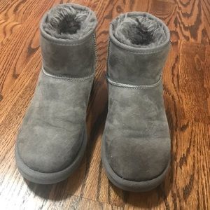 Short grey UGG boots size 6